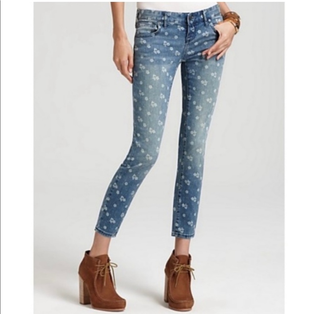 Free People Ditsy Floral Skinny crop Jeans
